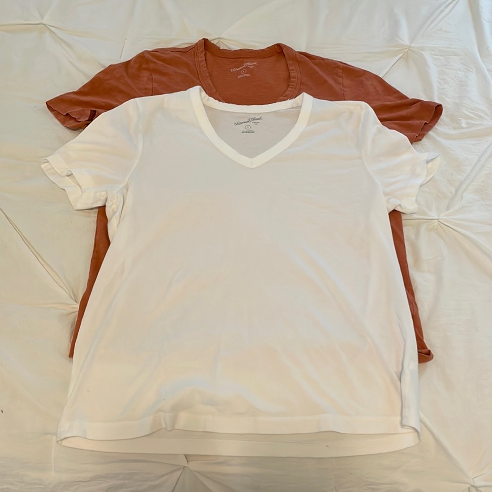*TWO* universal threads t-shirts